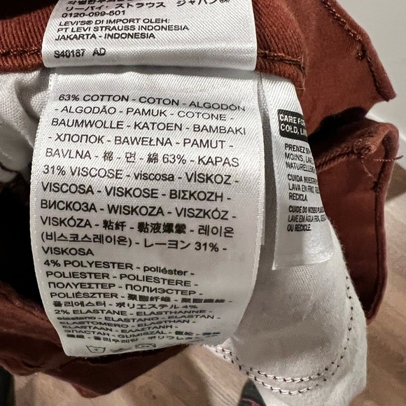 Levi’s Classic Straight Jean Size 4 W27 L30 - Picture 2 of 6